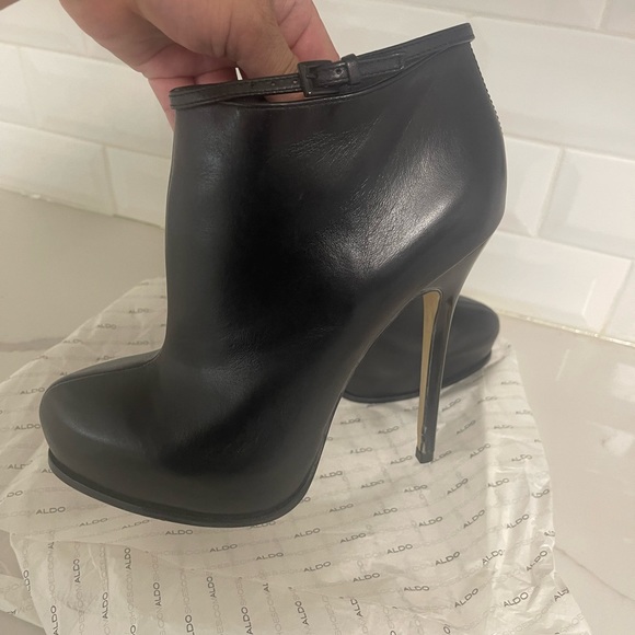 ALDO Black Ankle Booties 4" Stiletto Heel Size 8 - Picture 8 of 10